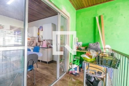 Casa à venda com 300m², 6 quartos e 2 vagas Casa à venda com 300m², 6 quartos e 2 vagasVaranda