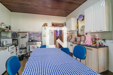 Casa à venda com 300m², 6 quartos e 2 vagas Casa à venda com 300m², 6 quartos e 2 vagasCozinha