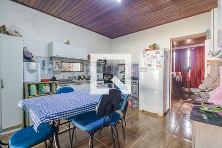 Casa à venda com 300m², 6 quartos e 2 vagas Casa à venda com 300m², 6 quartos e 2 vagasCozinha