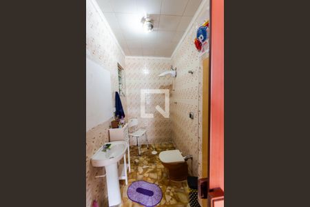 Casa à venda com 500m², 4 quartos e 5 vagasBanheiro 2