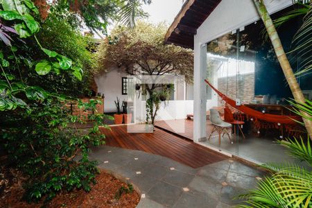 Casa para alugar com 390m², 3 quartos e 2 vagas Casa para alugar com 390m², 3 quartos e 2 vagasÁrea externa