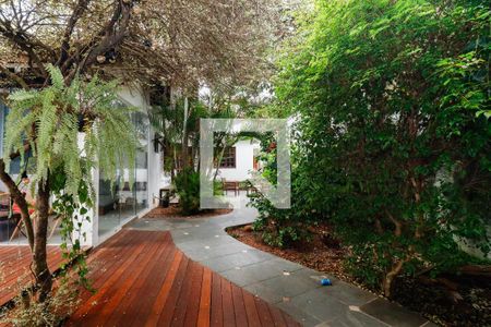 Casa para alugar com 390m², 3 quartos e 2 vagas Casa para alugar com 390m², 3 quartos e 2 vagasÁrea externa