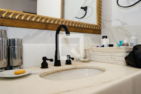 Casa para alugar com 390m², 3 quartos e 2 vagas Casa para alugar com 390m², 3 quartos e 2 vagasBanheiro da Suíte 1