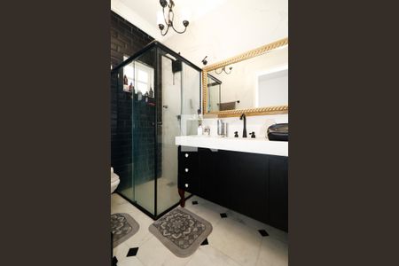 Casa para alugar com 390m², 3 quartos e 2 vagas Casa para alugar com 390m², 3 quartos e 2 vagasBanheiro da Suíte 1