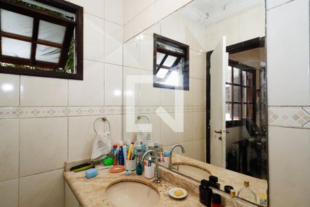 Casa para alugar com 390m², 3 quartos e 2 vagas Casa para alugar com 390m², 3 quartos e 2 vagasBanheiro da Suíte 2