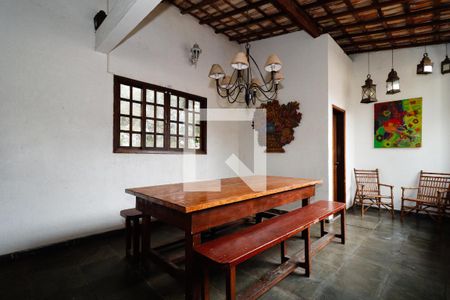 Casa para alugar com 390m², 3 quartos e 2 vagas Casa para alugar com 390m², 3 quartos e 2 vagasÁrea externa