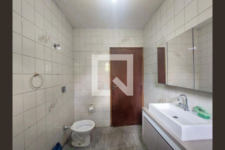 Casa à venda com 200m², 3 quartos e 2 vagas Casa à venda com 200m², 3 quartos e 2 vagasBanheiro 1