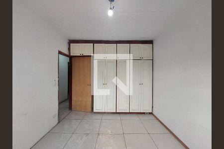 Casa à venda com 200m², 3 quartos e 2 vagas Casa à venda com 200m², 3 quartos e 2 vagasQuarto 3
