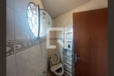 Casa à venda com 200m², 3 quartos e 2 vagas Casa à venda com 200m², 3 quartos e 2 vagasLavabo