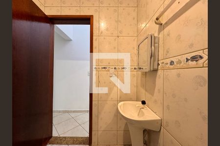Casa para alugar com 65m², 1 quarto e 1 vaga Casa para alugar com 65m², 1 quarto e 1 vagaBanheiro