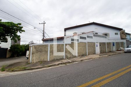Casa para alugar com 150m², 3 quartos e 1 vaga Casa para alugar com 150m², 3 quartos e 1 vagaFachada
