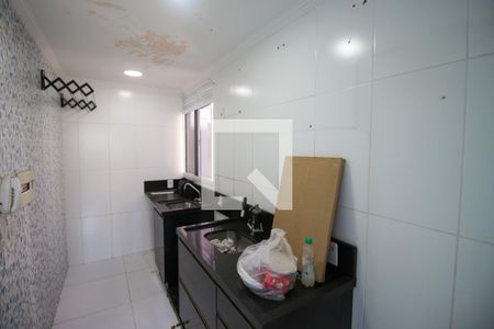 Cozinha de apartamento para alugar com 2 quartos, 45m² em Jardim das Oliveiras, Itaquaquecetuba