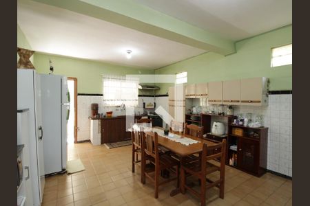 Casa à venda com 180m², 3 quartos e 4 vagasCozinha