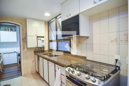 Apartamento à venda com 206m², 4 quartos e 3 vagasCozinha