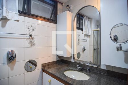 Apartamento à venda com 206m², 4 quartos e 3 vagasBanheiro 2
