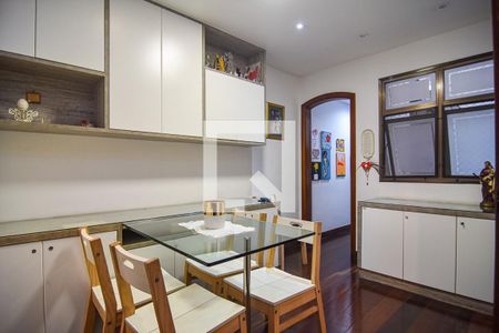 Apartamento à venda com 206m², 4 quartos e 3 vagasCozinha