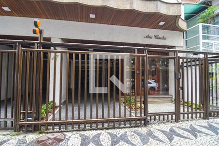 Apartamento à venda com 206m², 4 quartos e 3 vagasFachada