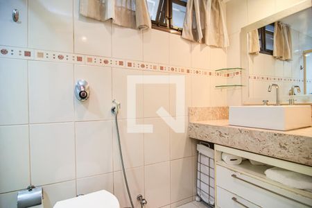 Apartamento à venda com 206m², 4 quartos e 3 vagasBanheiro 2