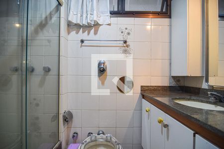 Apartamento à venda com 206m², 4 quartos e 3 vagasBanheiro 2
