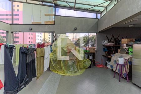 Casa à venda com 519m², 3 quartos e 5 vagas Casa à venda com 519m², 3 quartos e 5 vagasSalão 1