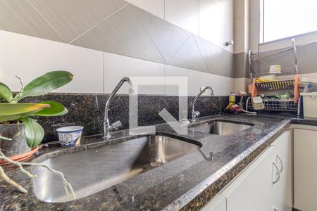 Casa à venda com 519m², 3 quartos e 5 vagas Casa à venda com 519m², 3 quartos e 5 vagasCozinha 2