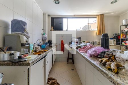 Casa à venda com 519m², 3 quartos e 5 vagas Casa à venda com 519m², 3 quartos e 5 vagasCozinha 3