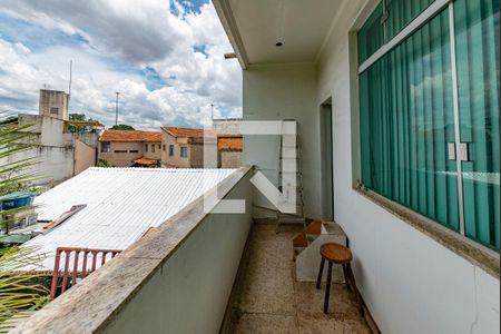 Casa à venda com 460m², 4 quartos e 8 vagas Casa à venda com 460m², 4 quartos e 8 vagasVaranda da Suíte 2