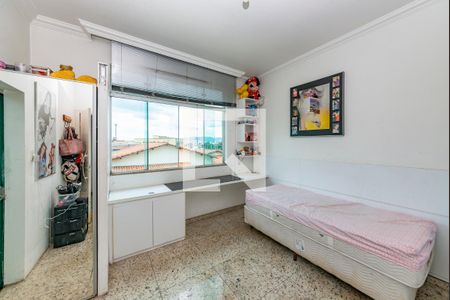 Casa à venda com 460m², 4 quartos e 8 vagas Casa à venda com 460m², 4 quartos e 8 vagasSemi Suíte 1