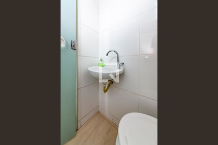 Casa à venda com 460m², 4 quartos e 8 vagas Casa à venda com 460m², 4 quartos e 8 vagasLavabo