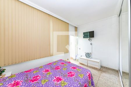 Casa à venda com 460m², 4 quartos e 8 vagas Casa à venda com 460m², 4 quartos e 8 vagasSuíte 2