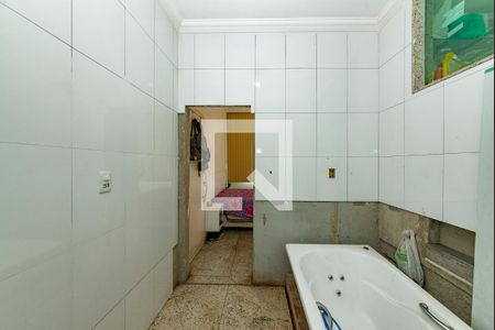 Casa à venda com 460m², 4 quartos e 8 vagas Casa à venda com 460m², 4 quartos e 8 vagasBanheiro da Suíte 2