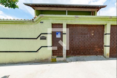 Casa à venda com 460m², 4 quartos e 8 vagas Casa à venda com 460m², 4 quartos e 8 vagasFachada