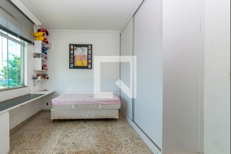 Casa à venda com 460m², 4 quartos e 8 vagas Casa à venda com 460m², 4 quartos e 8 vagasSemi Suíte 1