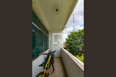 Casa à venda com 460m², 4 quartos e 8 vagas Casa à venda com 460m², 4 quartos e 8 vagasVaranda da Suíte 1