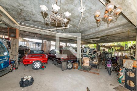 Casa à venda com 460m², 4 quartos e 8 vagas Casa à venda com 460m², 4 quartos e 8 vagasGaragem