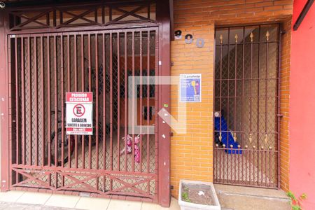 Casa à venda com 135m², 3 quartos e 1 vaga Casa à venda com 135m², 3 quartos e 1 vagaFachada