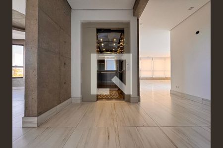 Apartamento para alugar com 199m², 3 quartos e 4 vagasHall de entrada privativo