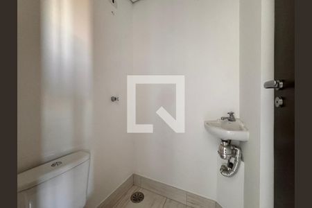 Apartamento para alugar com 199m², 3 quartos e 4 vagasBanheiro de serviço