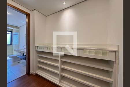 Apartamento para alugar com 199m², 3 quartos e 4 vagasCloset da suíte 3