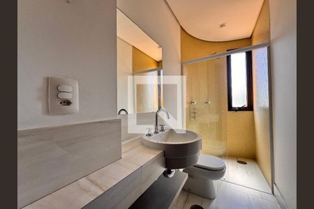 Apartamento para alugar com 199m², 3 quartos e 4 vagasBanheiro da Suíte 1