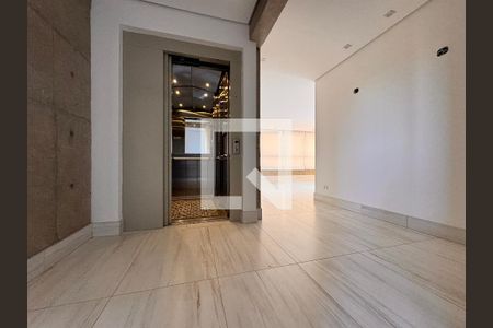 Apartamento para alugar com 199m², 3 quartos e 4 vagasHall de entrada privativo