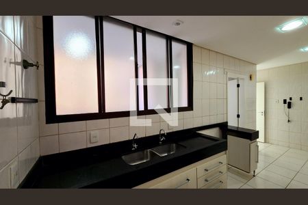 Apartamento à venda com 197m², 4 quartos e 2 vagasCozinha