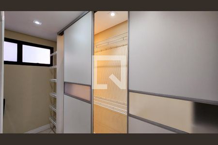 Apartamento à venda com 197m², 4 quartos e 2 vagasCloset da suíte