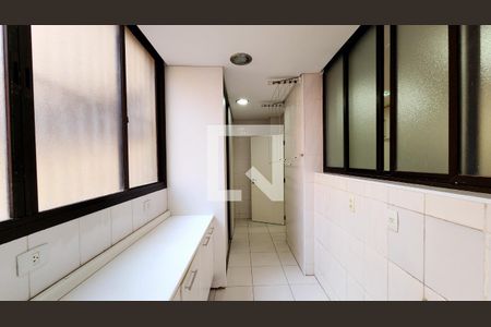 Apartamento à venda com 197m², 4 quartos e 2 vagasLavanderia