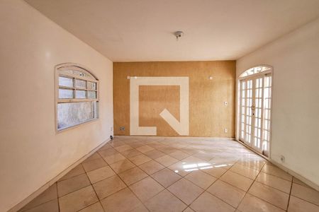 Sala de casa à venda com 3 quartos, 330m² em Piratininga, Niterói