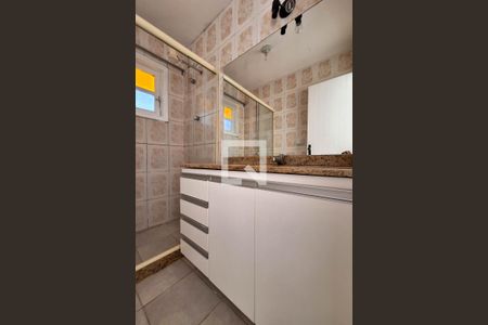 Casa à venda com 330m², 3 quartos e 3 vagasBanheiro da Suíte