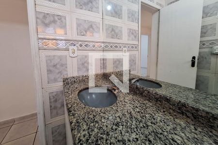 Casa à venda com 330m², 3 quartos e 3 vagasBanheiro Social