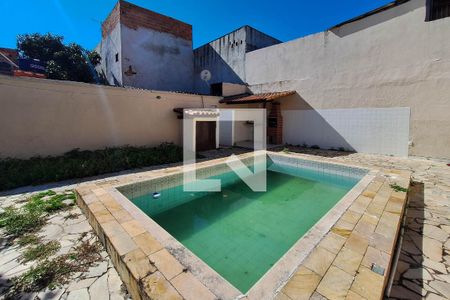 Casa à venda com 330m², 3 quartos e 3 vagasPiscina