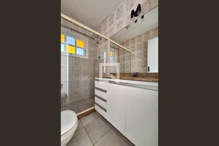 Casa à venda com 330m², 3 quartos e 3 vagasBanheiro da Suíte