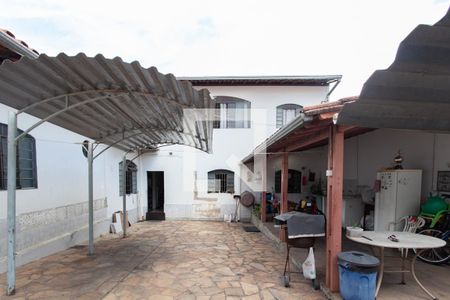 Casa à venda com 360m², 4 quartos e 2 vagasGaragem